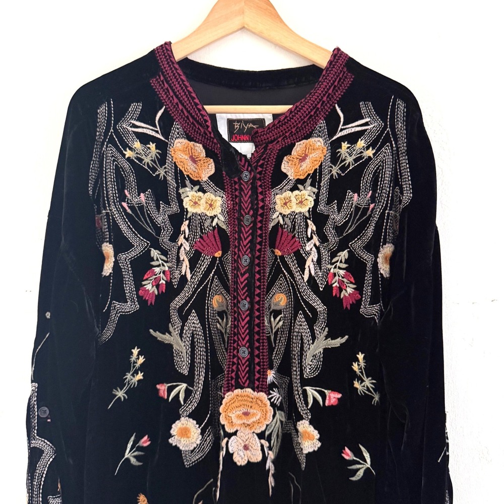 BIYA Johnny Was Floral Embroidery Jessabella Black‎ Velvet Blouse Top Medium